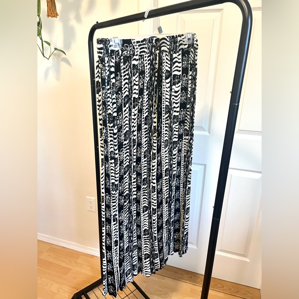 Black and White Papillon Brand Patterned Skirt